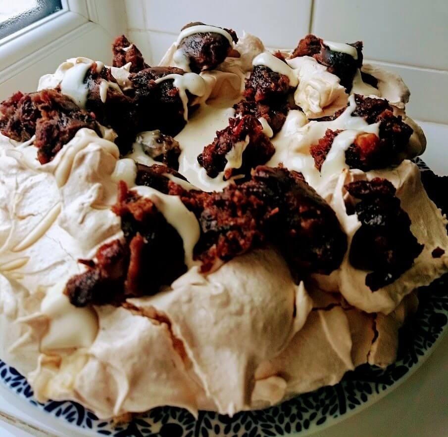 Festive Pavlova